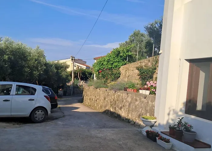 Apartments Kollari