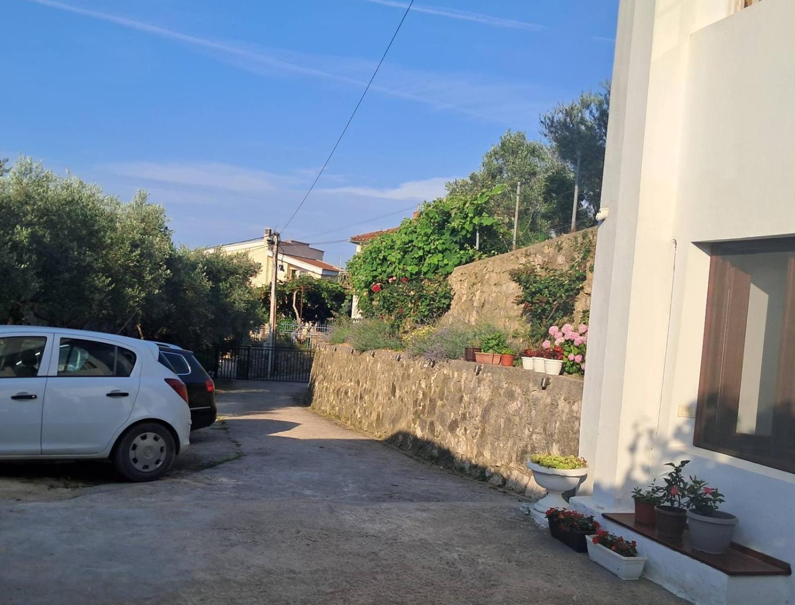Kollari * Ulcinj